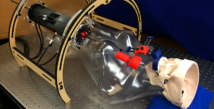 В университете Вандербильта создали робота, который может делать операции на мозге внутри аппарата МРТ