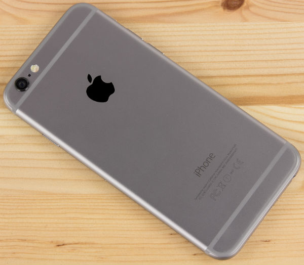 Apple приписывают намерение стимулировать выпуск смартфонов iPhone 6 Plus повышенной оплатой