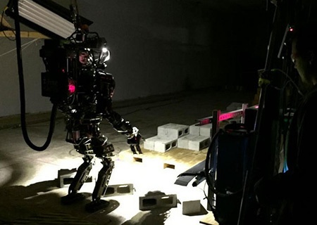 Робот Atlas учится каратэ - 1