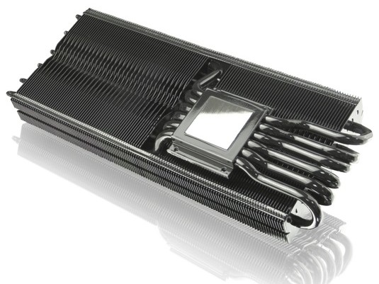Охладитель Raijintek Morpheus Core Edition комплектуется радиаторами для микросхем памяти и регуляторов напряжения