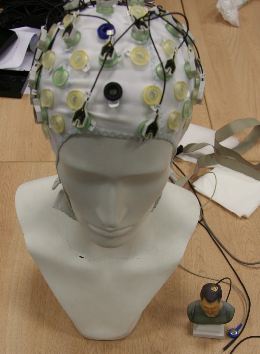 В лаборатории психофизиологии МГУ: ЭЭГ как инструмент реверс-инжиниринга мозга и интерфейс мозг-компьютер - 13