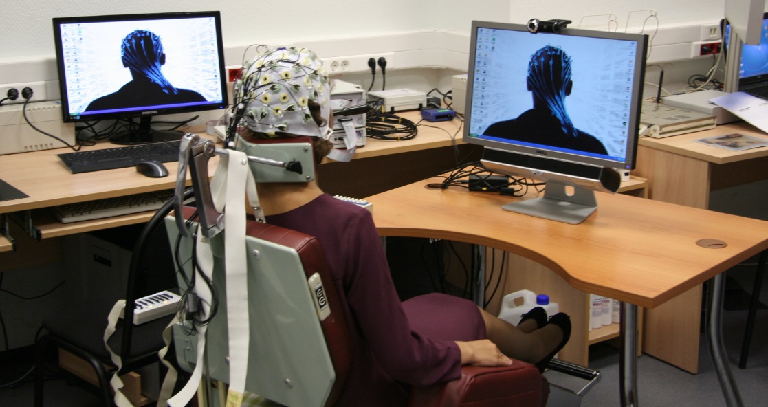 В лаборатории психофизиологии МГУ: ЭЭГ как инструмент реверс-инжиниринга мозга и интерфейс мозг-компьютер - 2