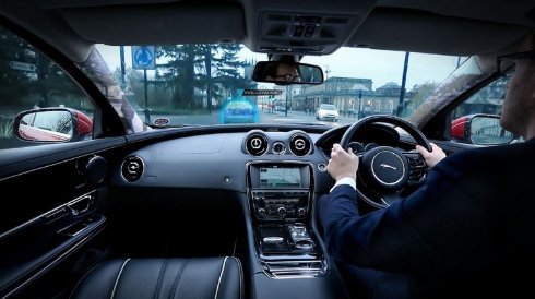 Представлен прозрачный автомобиль от Jaguar Land Rover
