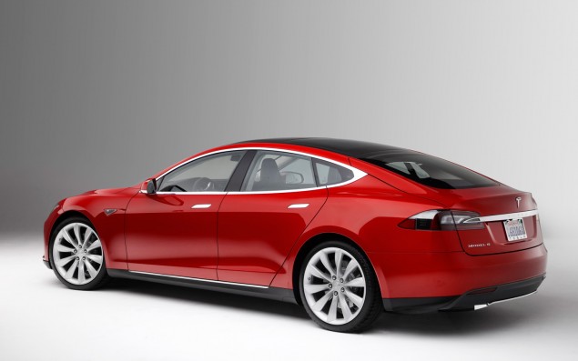 Tesla Motors разрабатывает роботизированное зарядное устройство для своих электромобилей - 1