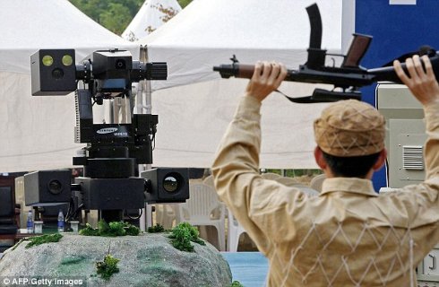 На озащиту Южной Кореи встали роботы пулеметчики