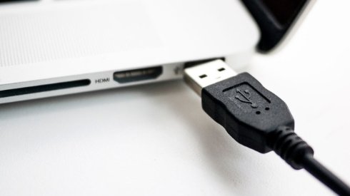 Хакеры научились атаковать при помощи USB кабеля