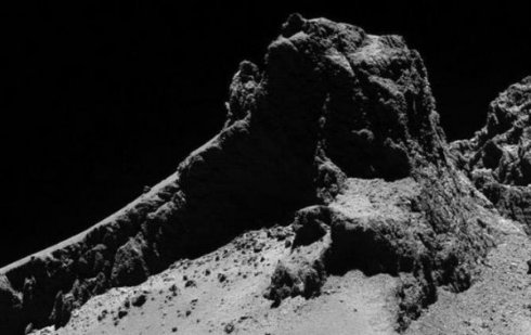 Ученые обнаружили горы на комете