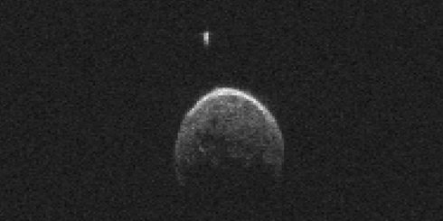 Опубликовано видео астероида, который приблизился к Земле (ВИДЕО)