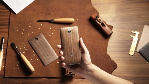 Xiaomi Mi4 снабдили деревянной задней крышкой