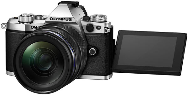 Камера Olympus OM-D E-M5 Mark II оснащена новой пятиосевой системой стабилизации изображения