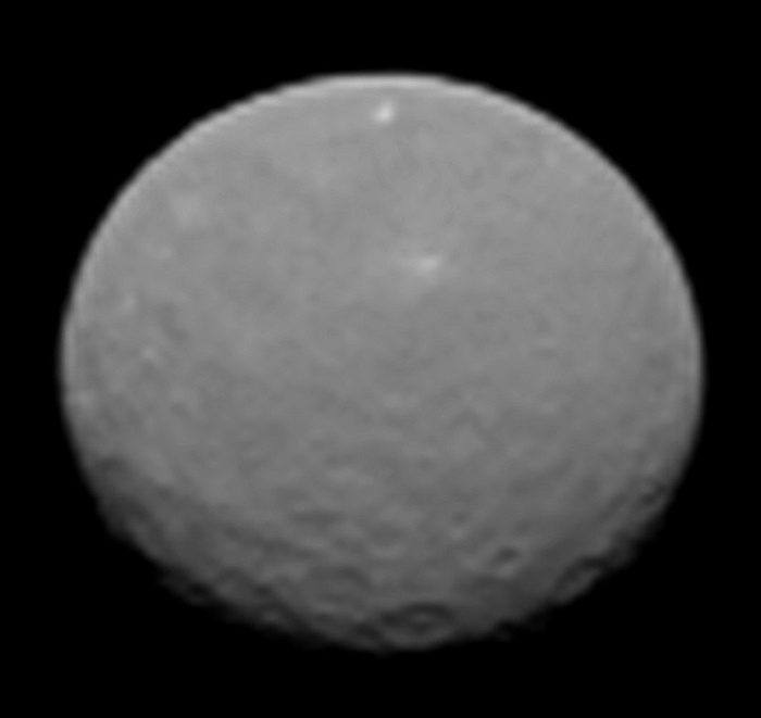 Зонд Dawn прислал новые фото Цереры - 1