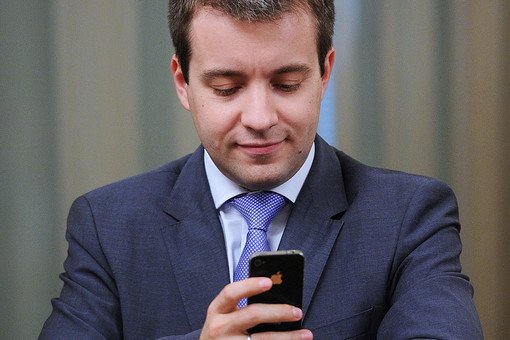 Министр связи пообещал гранты для перевода россиян на мобильные ОС Tizen и Sailfish - 1