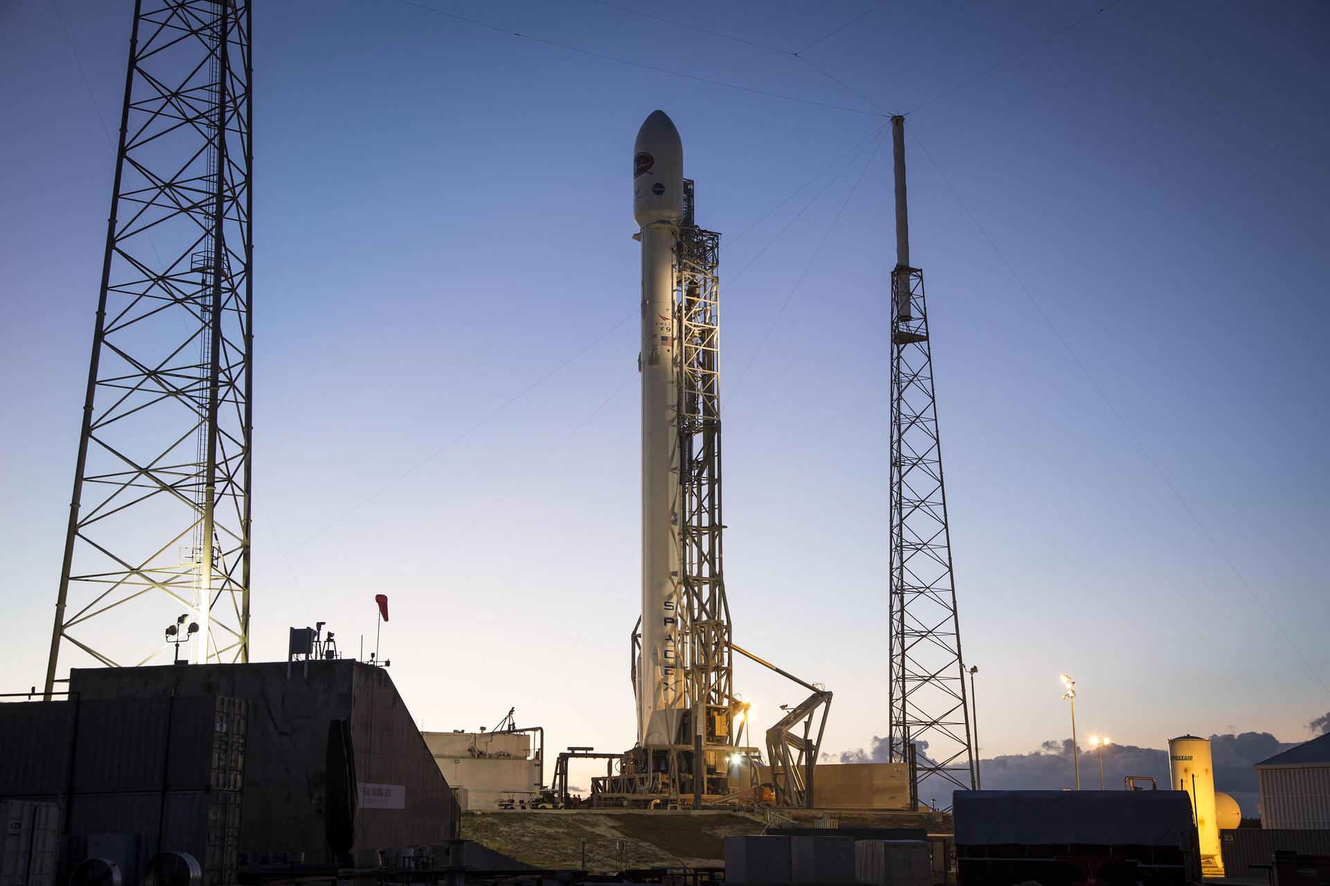 SpaceX вновь отложила запуск Falcon 9 - 1
