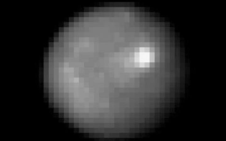 Зонд Dawn прислал новые снимки Цереры - 1