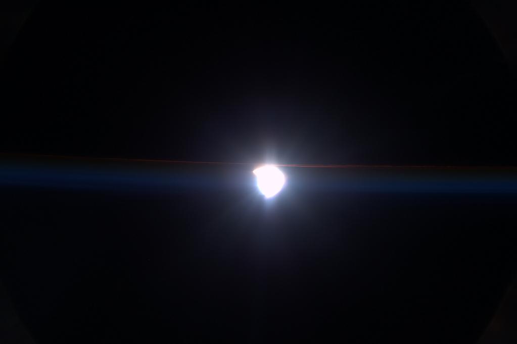 Солнечное затмение с воздуха и из космоса - 39
