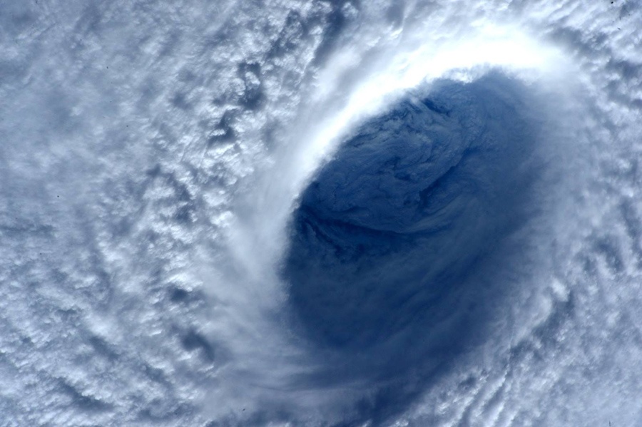 Тайфун Майсак: смотрим из космоса - 7