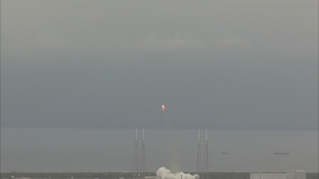 SpaceX провела испытания аварийного спасения космонавтов для космического корабля Dragon X - 1
