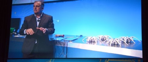 Intel разработала роботизированных пауков, управляемых «умным» браслетом