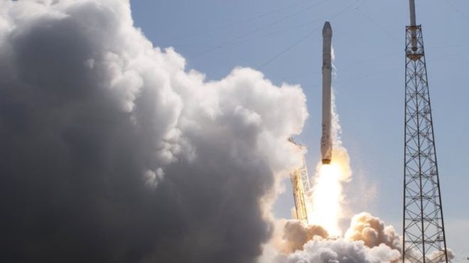 SpaceX теперь будет работать и с военными грузами США - 1