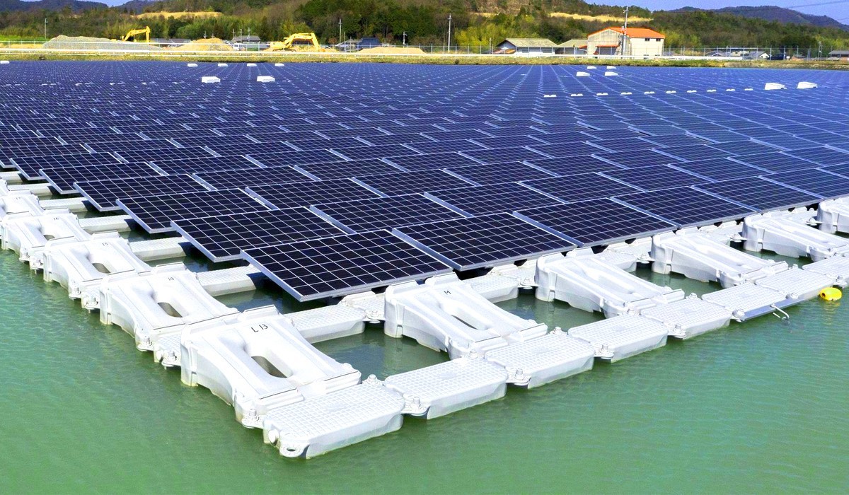 Японцы завершили строительство крупнейшей в мире плавучей солнечной электростанции - 1