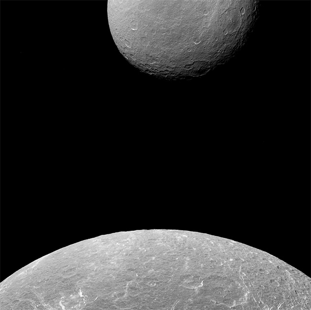 Cassini сфотографировал три спутника Сатурна одновременно - 7