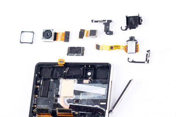 смартфон Sony Xperia Z4