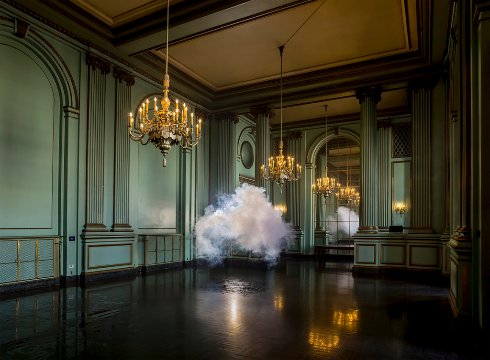 Художник создаёт настоящие облака внутри помещений (Видео)