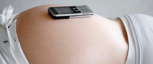 Медики забыли смартфон в животе роженицы