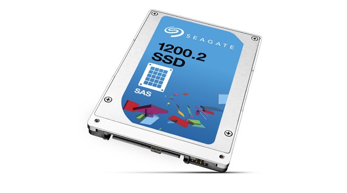 Накопители Seagate 1200.2 SAS SSD могут развивать скорость чтения до 1800 МБ/с