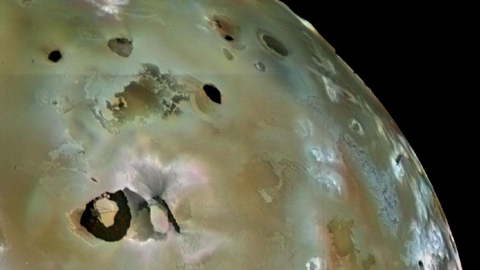 Астрономы смогли получить снимки лавового озера на поверхности Ио, спутнике Юпитера - 2