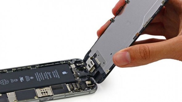 Компактный топливный элемент удалось разместить в родном корпусе iPhone 6, не меняя его размер и форму
