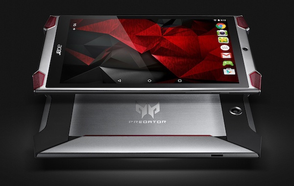 Уменьшенным вариантом игрового планшета является смартфон Predator 6