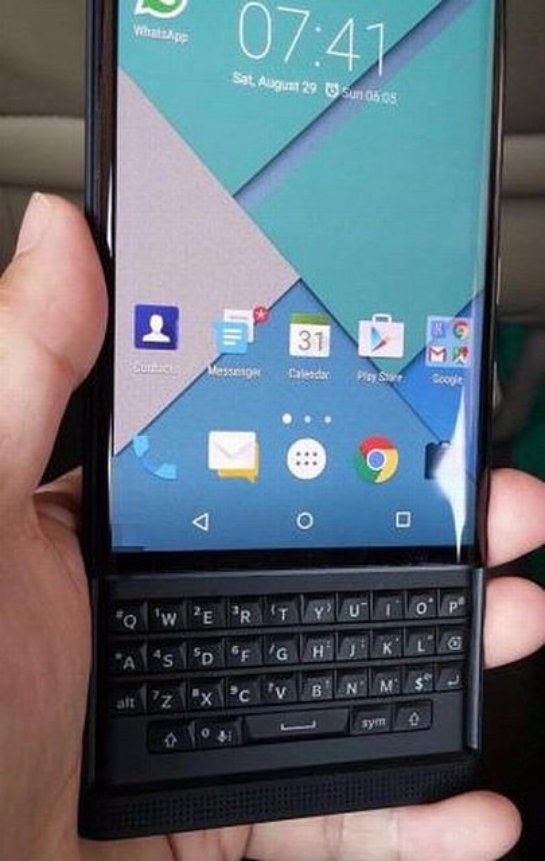 Появились новые снимки слайдера BlackBerry Venice - 1