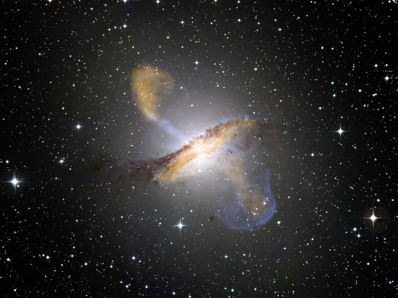 Компьютерная модель позволила прояснить процесс формирования крупнейших галактик Вселенной - 1