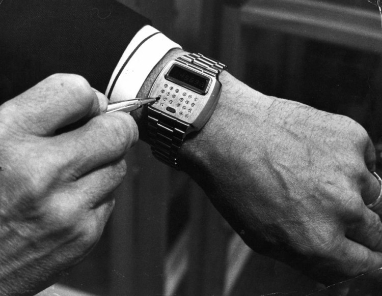 История носимых технологий: от первых очков до Apple Watch - 8