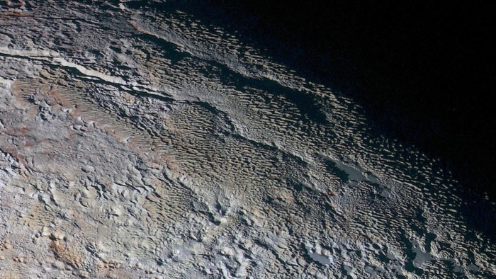 НАСА сделало около 100 открытий по Плутону за три месяца - 2