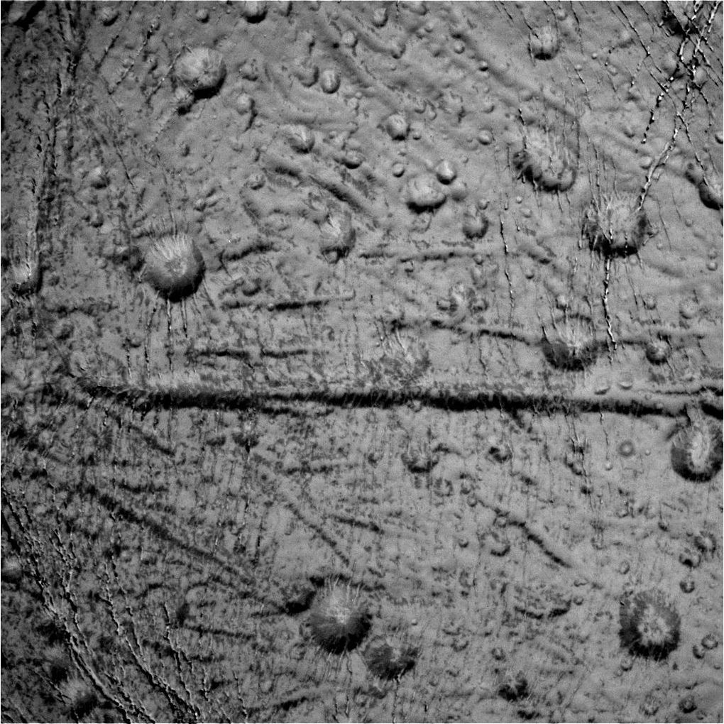 Cassini прислал фотографии Энцелада в хорошем разрешении - 7