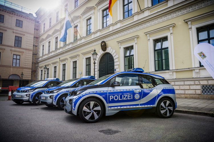 Первый шаг к переходу на электромобили в полиции Германии - 2