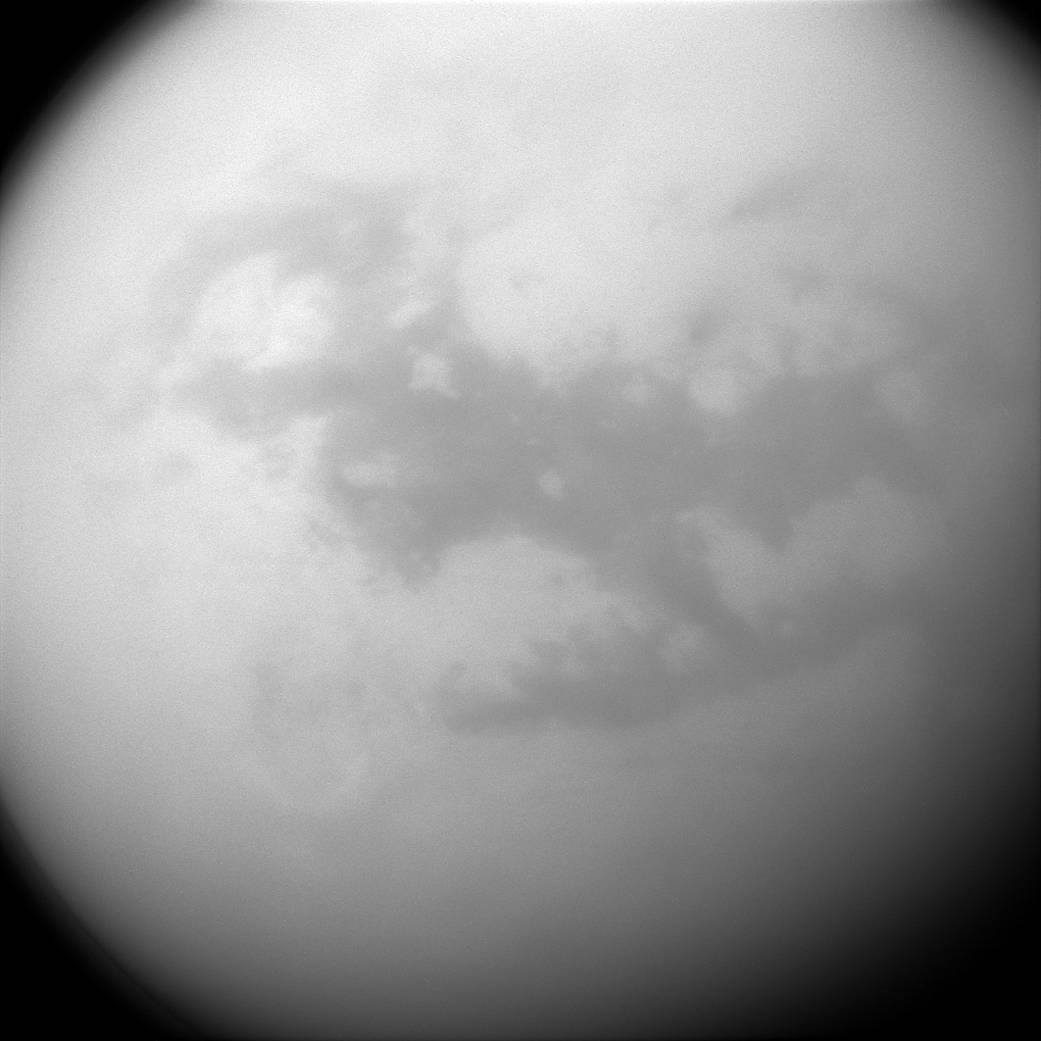 На Титане обнаружили дюны из метана - 1