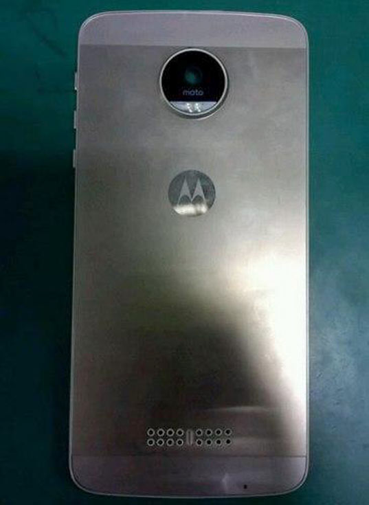 Смартфон Moto X четвертого поколения имеет металлический корпус из цельной заготовки