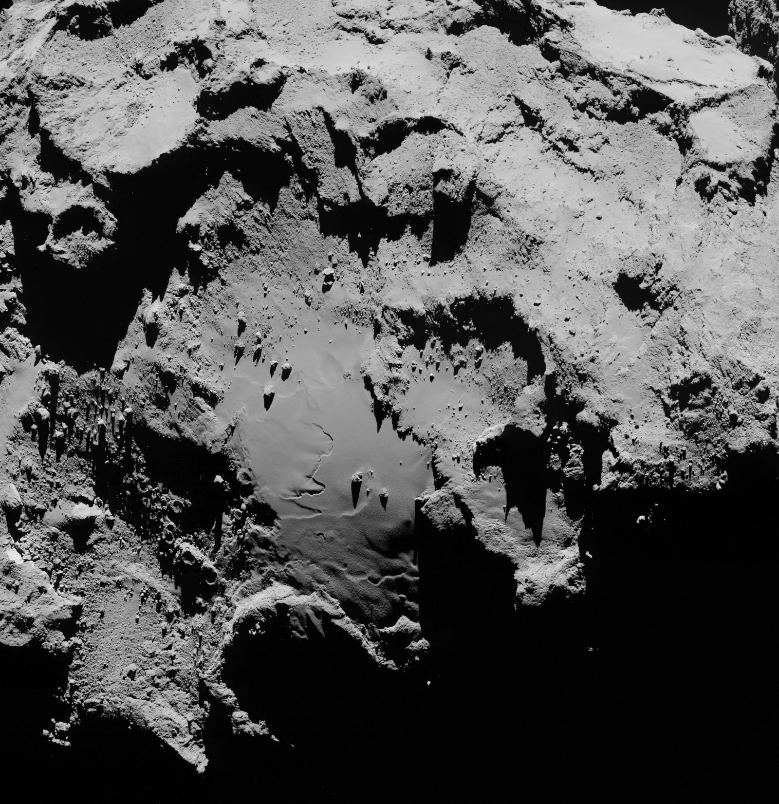 Космическое агентство ESA выложило в Сеть новые фотографии кометы Чурюмова-Герасименко - 4