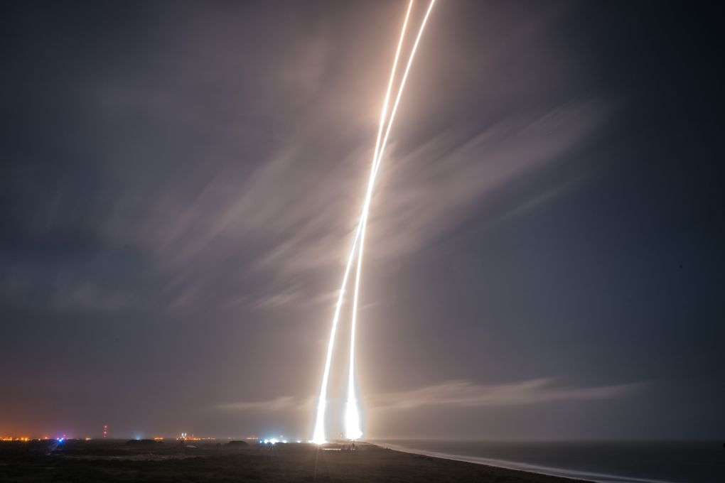 Компания SpaceX выложила hi-res фотографии взлета и приземления Falcon 9 - 8