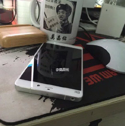 По слухам, одна из версий смартфона Xiaomi Mi5 получит изогнутый дисплей