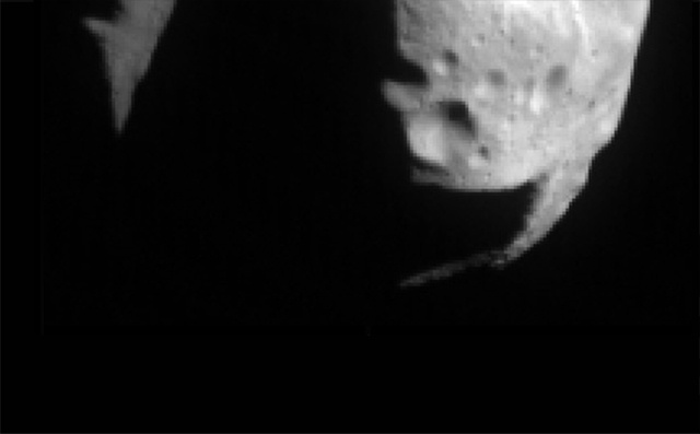 15 лет первому контакту земного аппарата с астероидом - 2