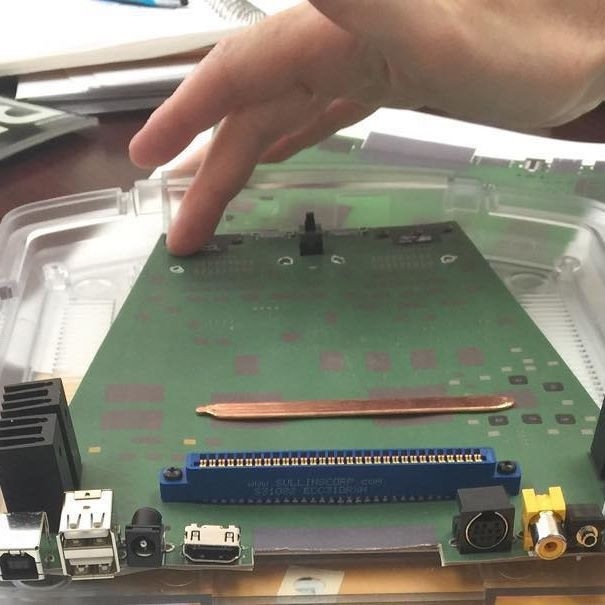 Coleco Chameleon, игровая ретро-консоль с Indiegogo, собрана из картона, изоленты и платы видеозахвата - 2