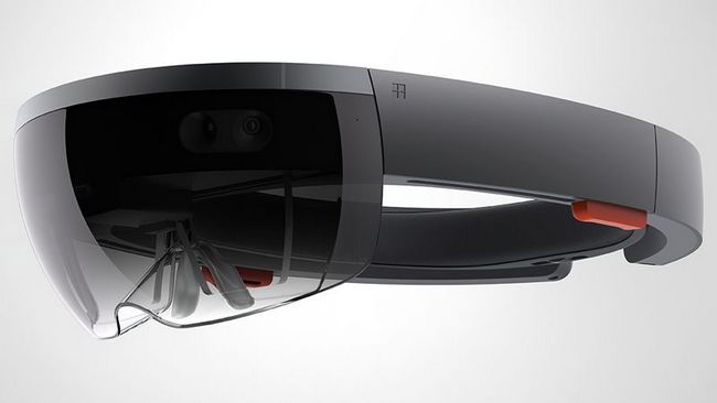 Microsoft производит гарнитуру дополненной реальности HoloLens собственными силами