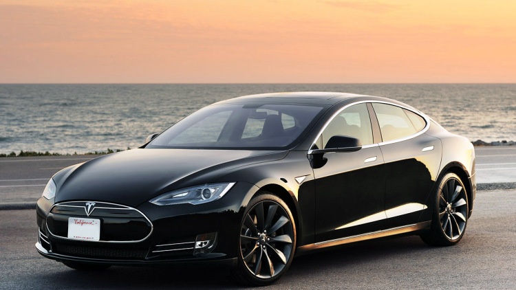 Владелец Tesla Model S оштрафован властями Сингапура за превышение нормы по выбросам СО2 - 1