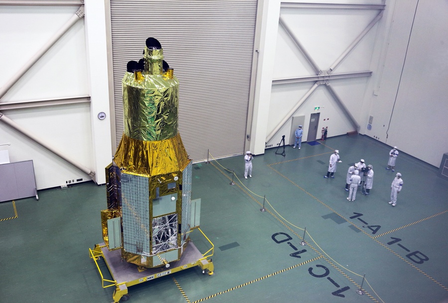Японский рентгеновский телескоп распался на орбите - 2