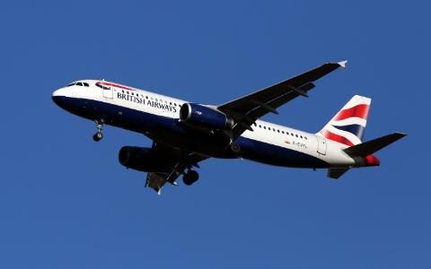 Дрон, который столкнулся с самолётом British Airways, «мог быть полиэтиленовым пакетом» - 1