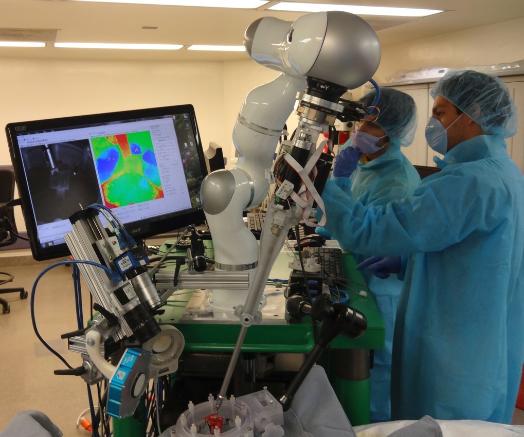Автономный робот-хирург провёл операцию на мягких тканях почти без помощи человека - 1
